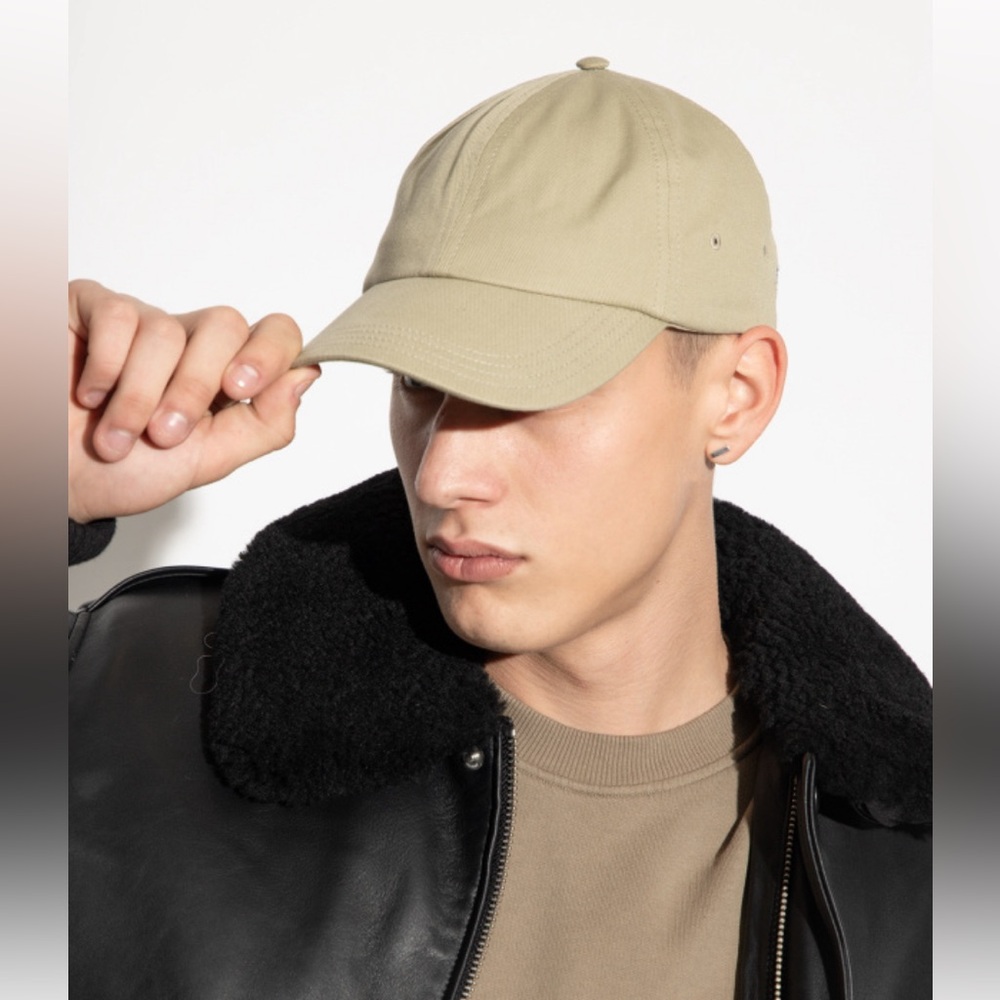 BURBERRY EKD logo cotton baseball cap..color hunter.Size medium brand new